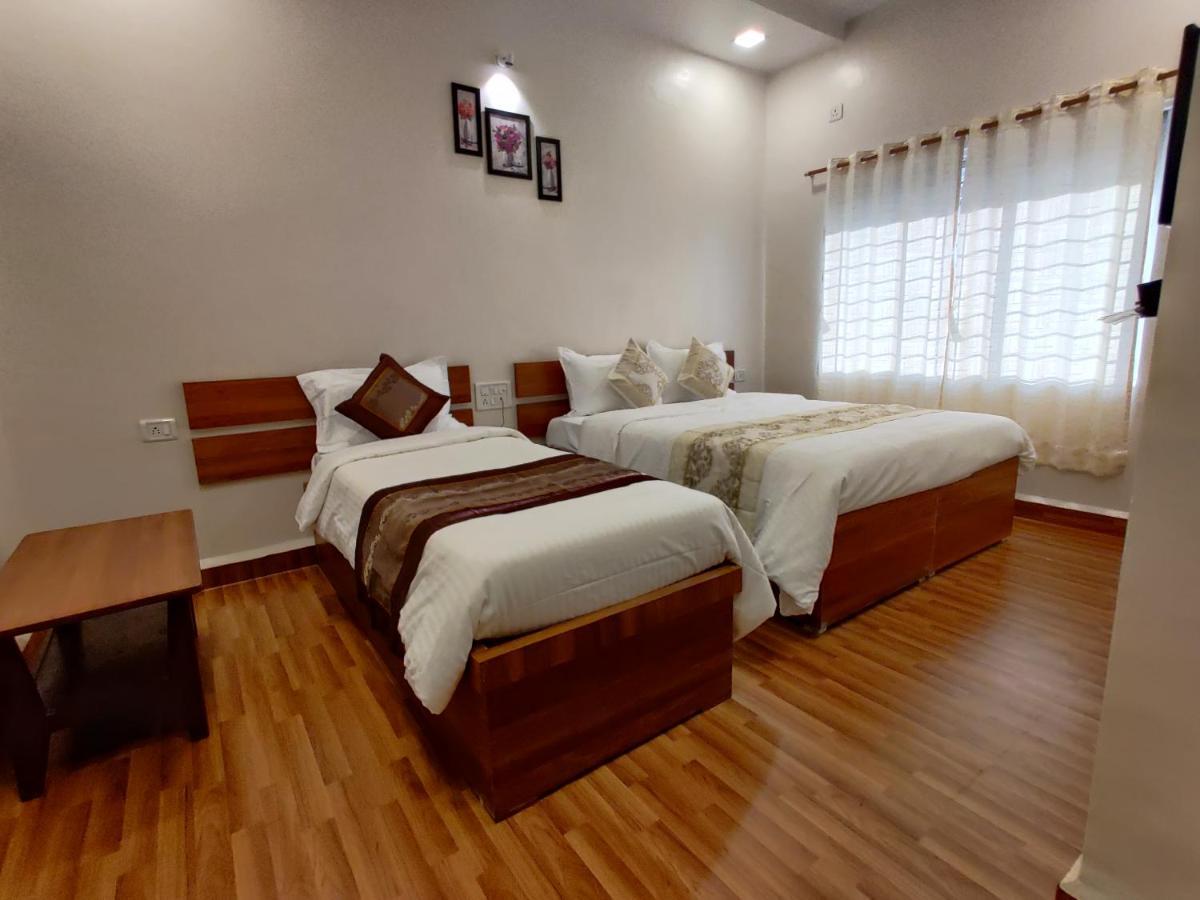 Hotel Surya Grande Kudal  Экстерьер фото