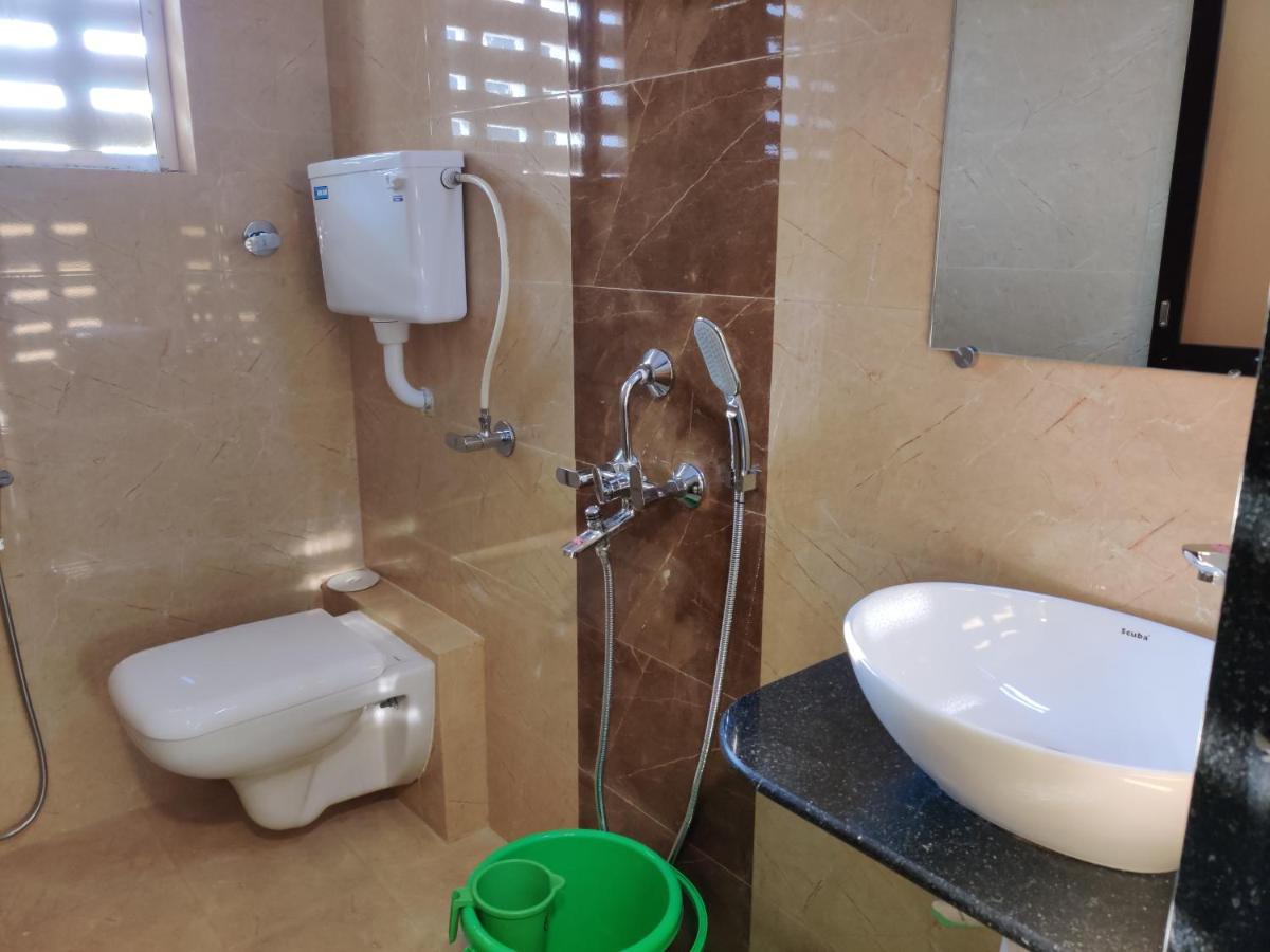 Hotel Surya Grande Kudal  Экстерьер фото